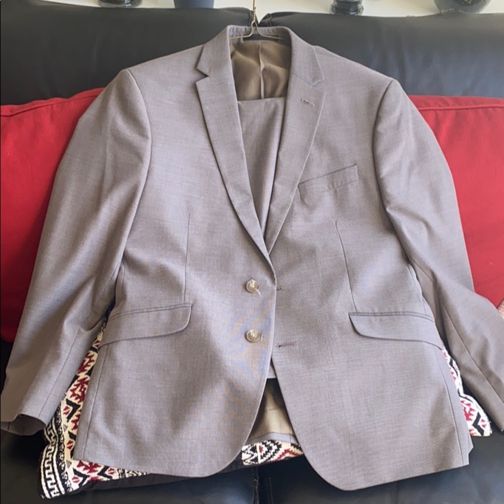 Kenneth Cole Reaction Suit